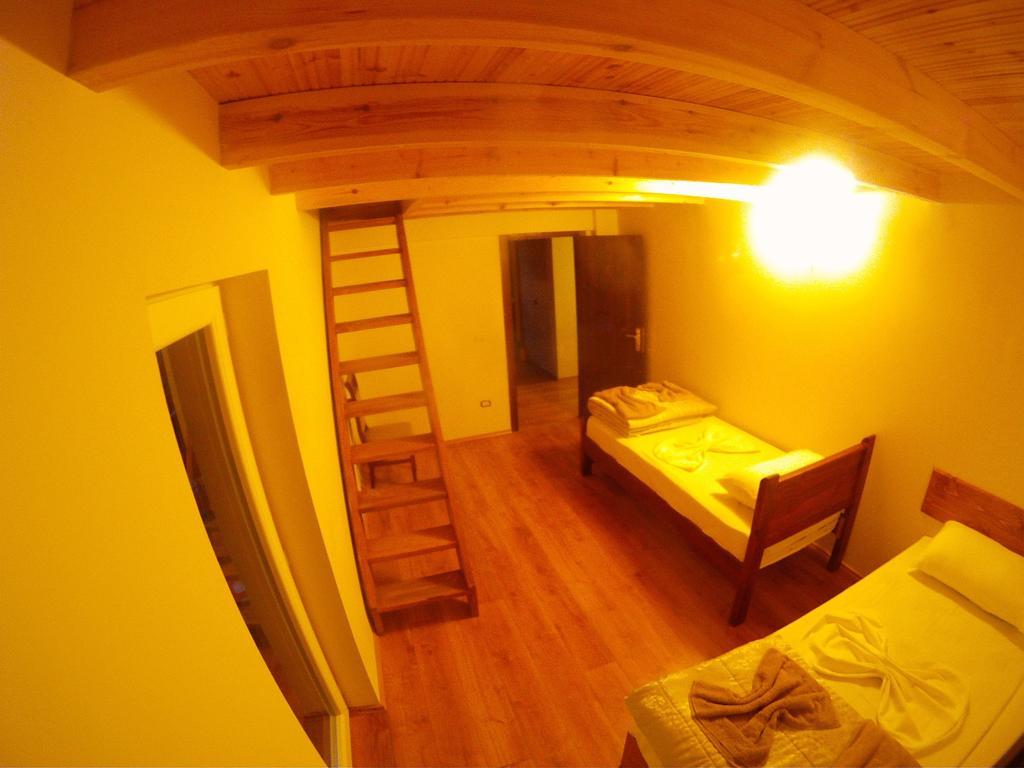 Villa Bujtina Polia à Theth Extérieur photo