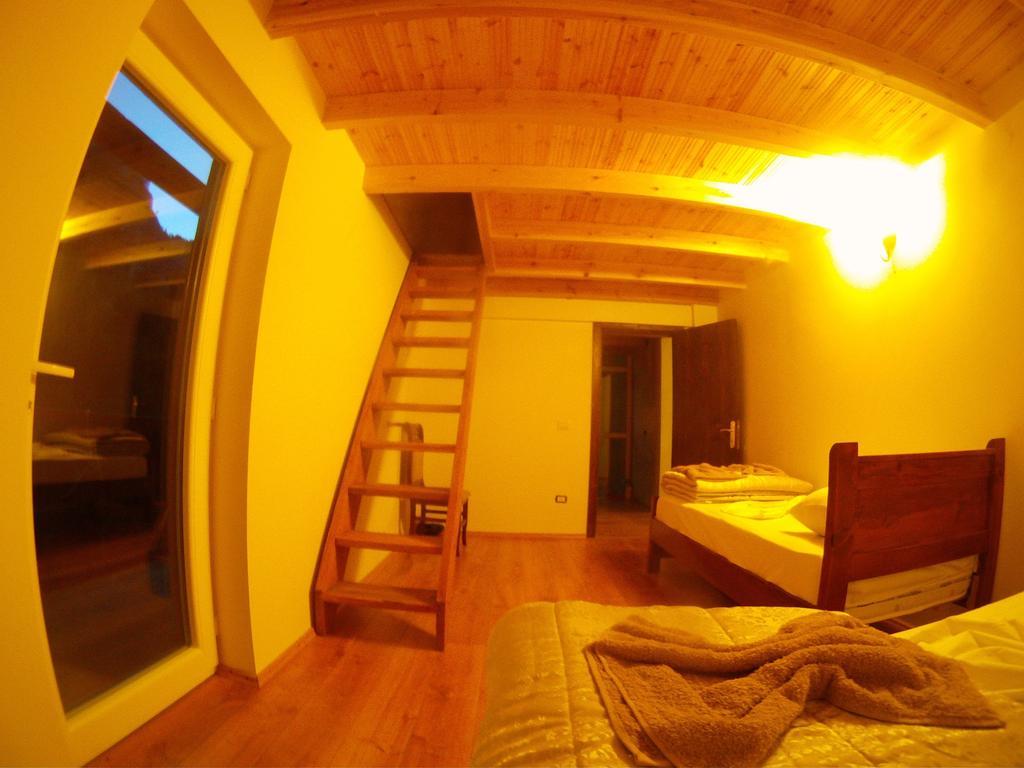 Villa Bujtina Polia à Theth Extérieur photo